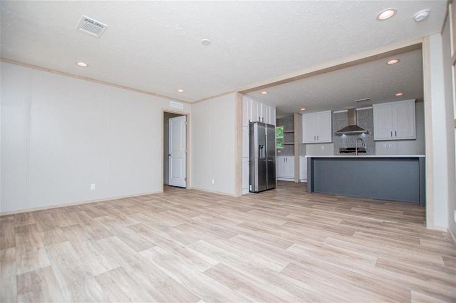 Spacious, unfurnished interior of a new home in , Temple (Image 71).