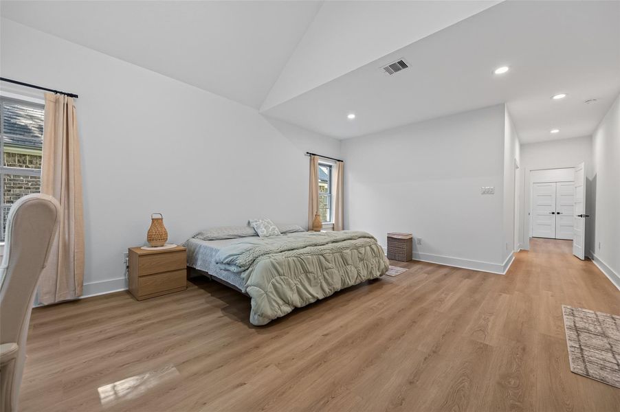 Furnished interior view inside a new home in , Conroe (Image 33).