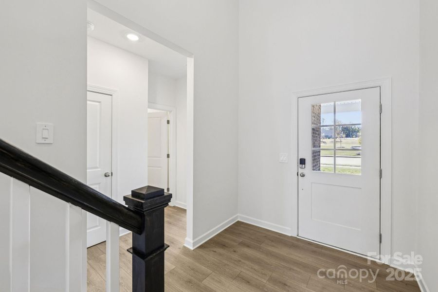 Spacious, unfurnished interior of a new home in Brighton Springs, York (Image 16).