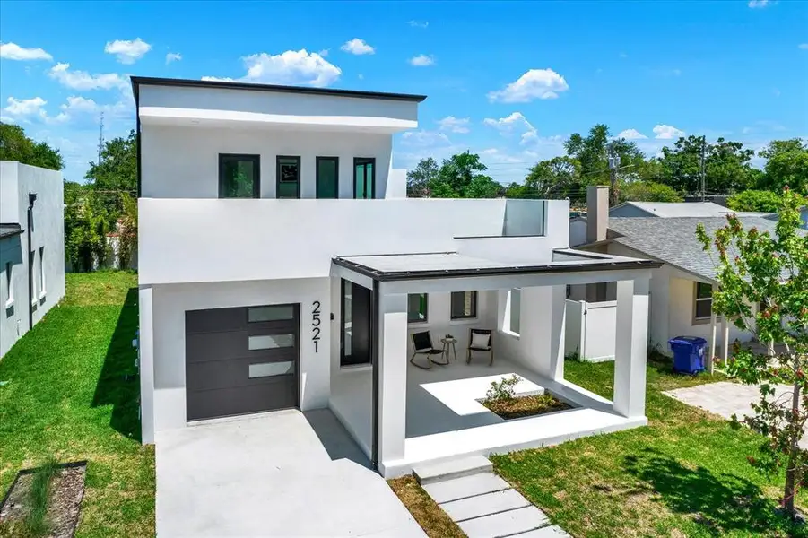 Exterior details and patio area of a home in , St. Petersburg (Image 3).