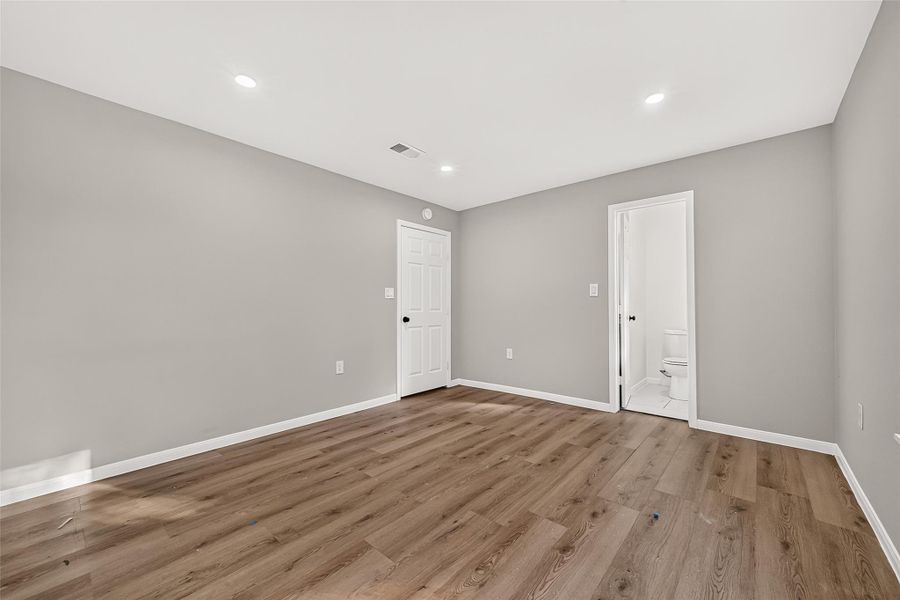 Spacious, unfurnished interior of a new home in , Boling (Image 17). Spacious, unfurnished interior of a new home in , Boling (Image 17).