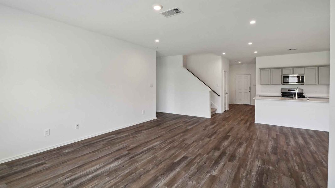 Spacious, unfurnished interior of a new home in Grand Pines, Magnolia (Image 14).