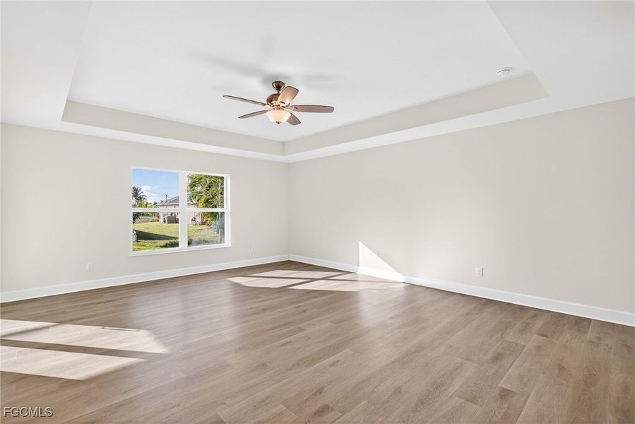 Spacious, unfurnished interior of a new home in Cape Coral, Cape Coral (Image 20).