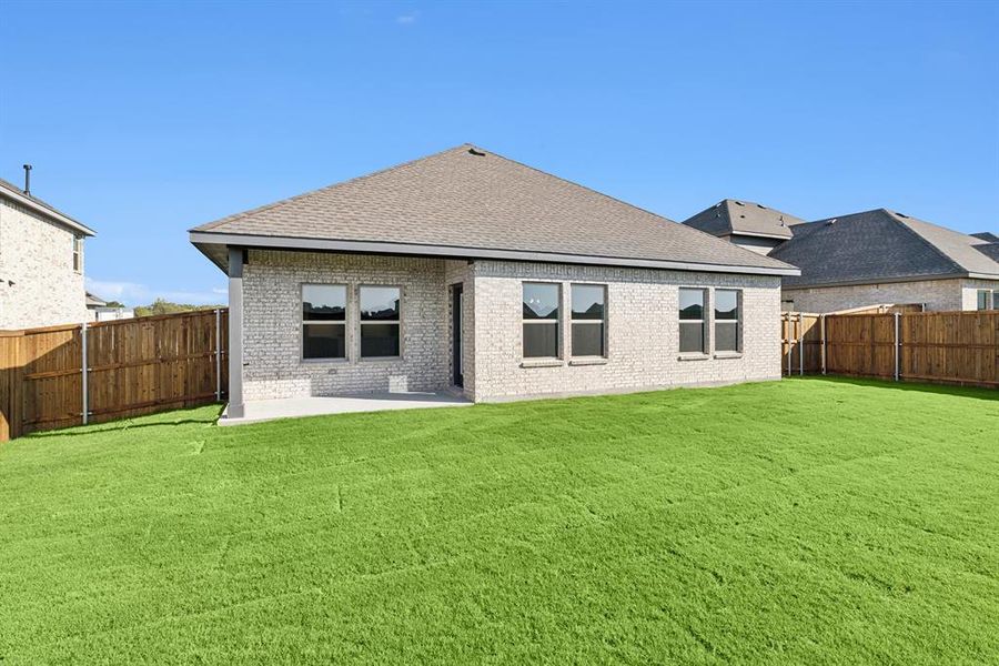 Exterior details and patio area of a home in Rolling Ridge, Van Alstyne (Image 2). Exterior details and patio area of a home in Rolling Ridge, Van Alstyne (Image 2).