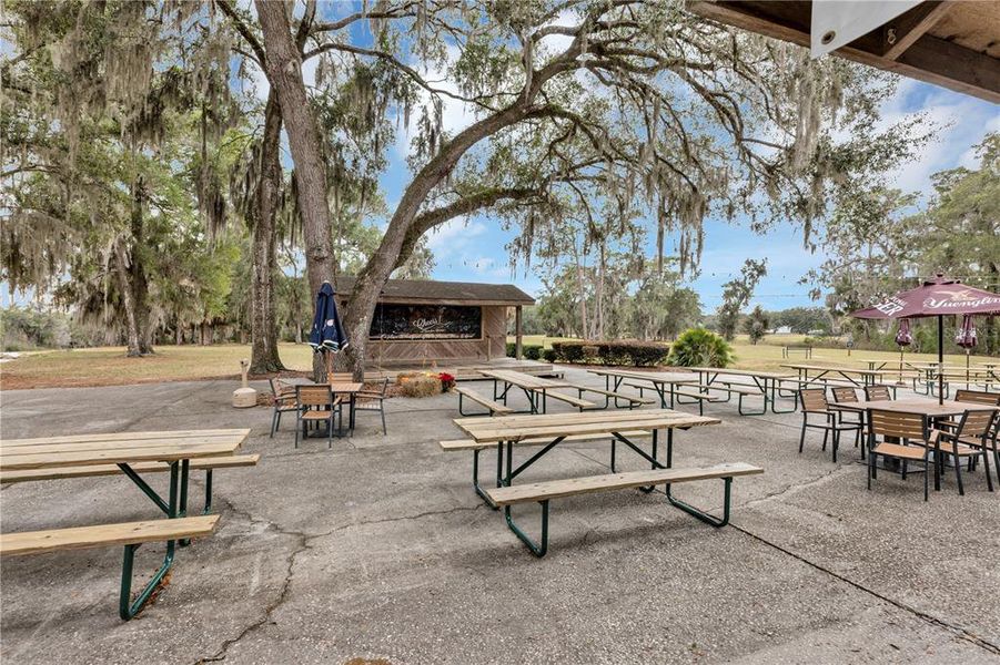 Community amenities in , Dunnellon (Image 24).
