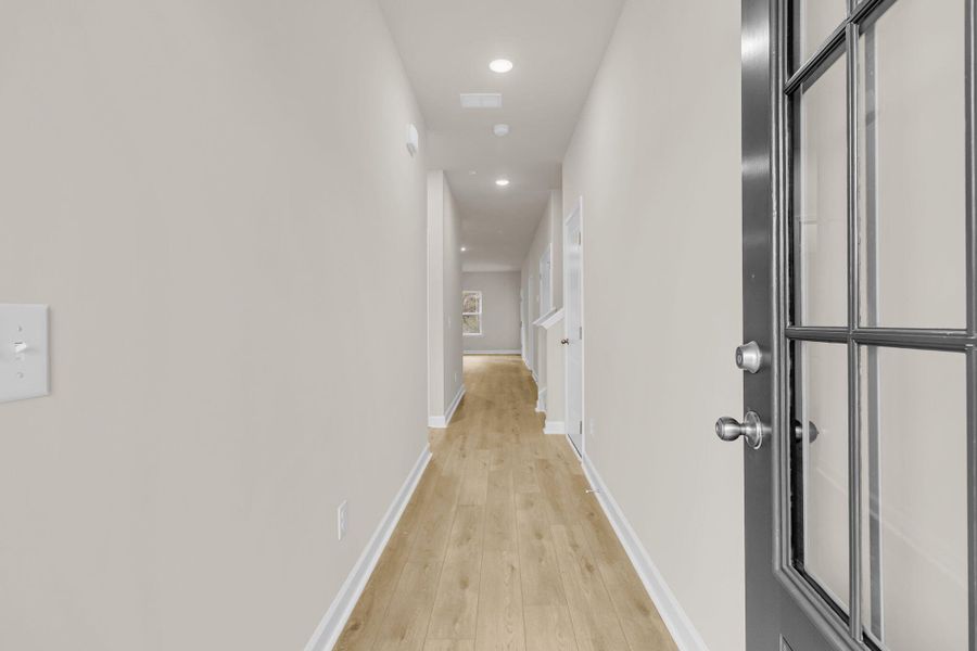 Spacious, unfurnished interior of a new home in , Summerville (Image 12).