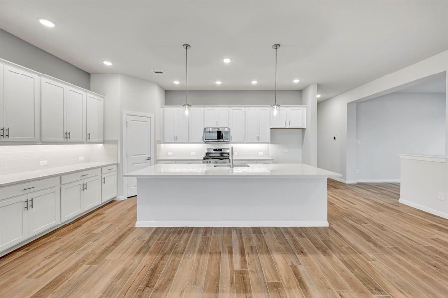 Furnished interior view inside a new home in The Grand Prairie 50’, Hockley (Image 10).