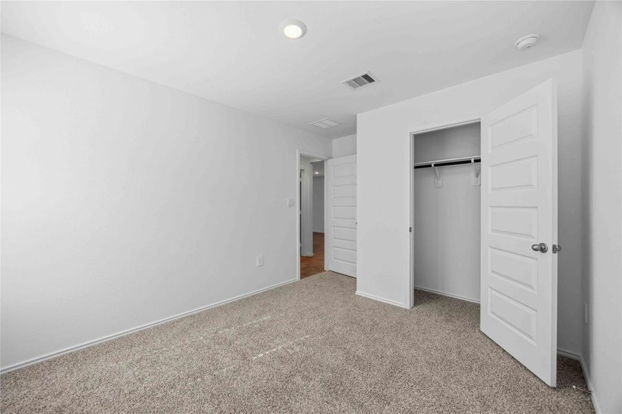 Spacious, unfurnished interior of a new home in Legacy Village, Houston (Image 27).