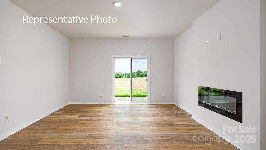 Spacious, unfurnished interior of a new home in Stanton, Richburg (Image 26).