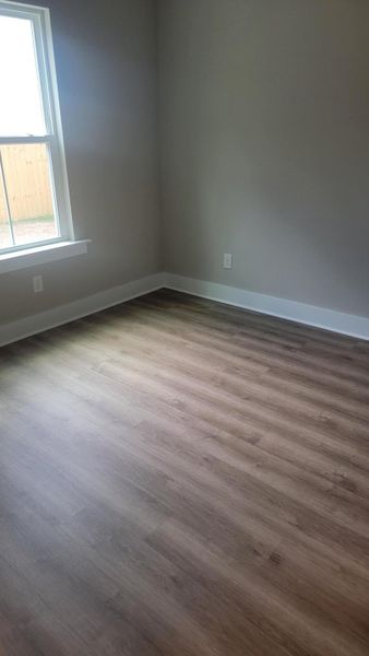 Spacious, unfurnished interior of a new home in , North Charleston (Image 12).