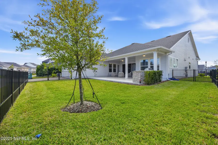 Exterior details and patio area of a home in , Jacksonville (Image 4).
