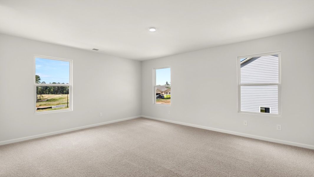 Representative unfurnished interior of a home built from the Green by D.R. Horton in Fairway 17 at Mirror Lake, Villa Rica (Image 38).