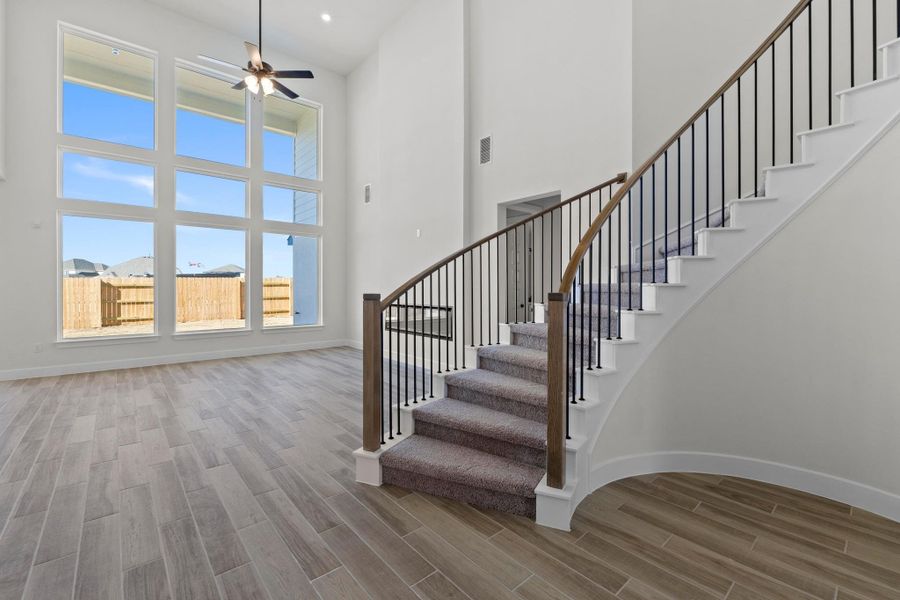 Spacious, unfurnished interior of a new home in Lariat, Liberty Hill (Image 30).