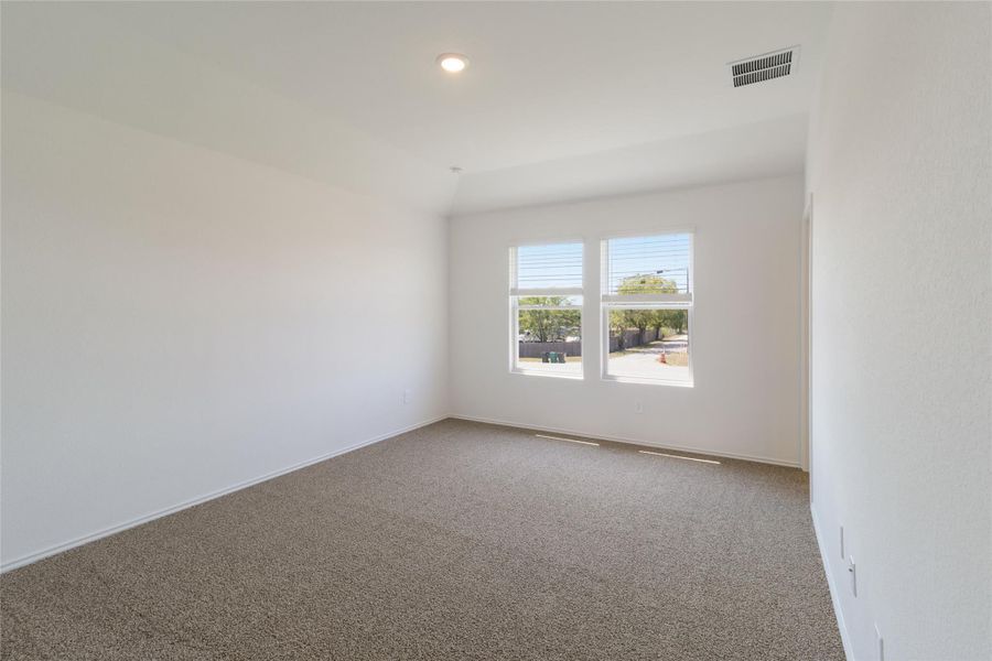 Spacious, unfurnished interior of a new home in Marigold, Uhland (Image 19).