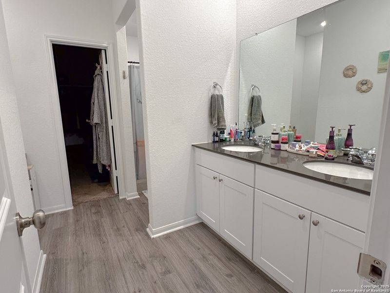 Furnished interior view inside a new home in Silos: Barrington Collection, San Antonio (Image 4).