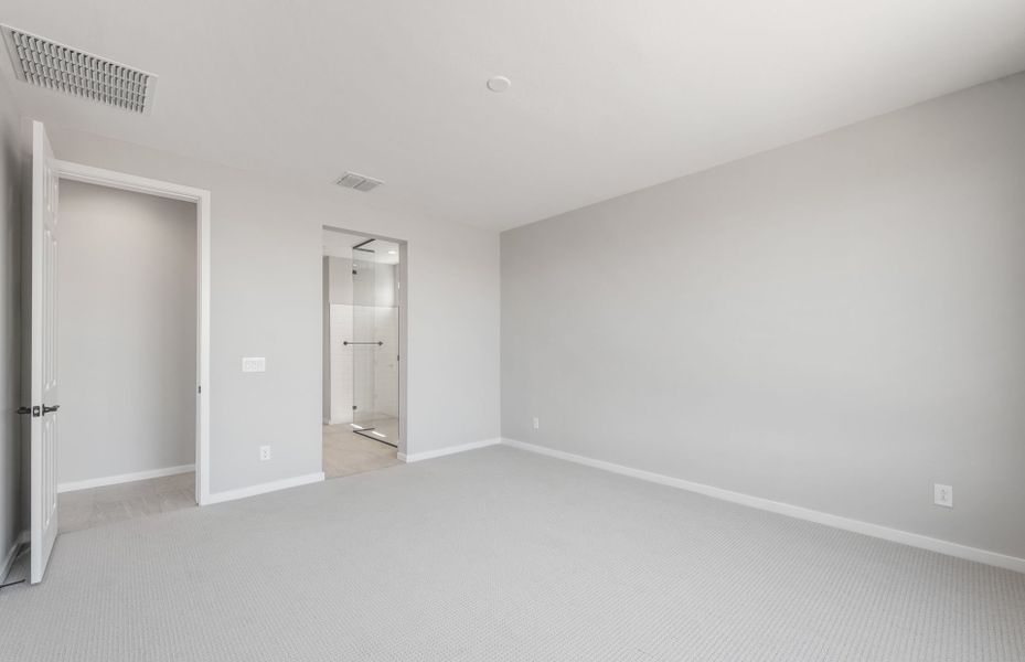Spacious, unfurnished interior of a new home in Soleo, San Tan Valley (Image 33).