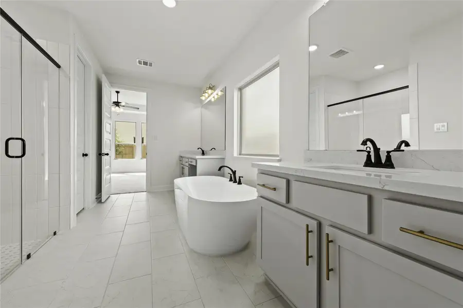 Image 7 of a home in The Woodlands Hills – 55'. Image 7 of a home in The Woodlands Hills – 55'.