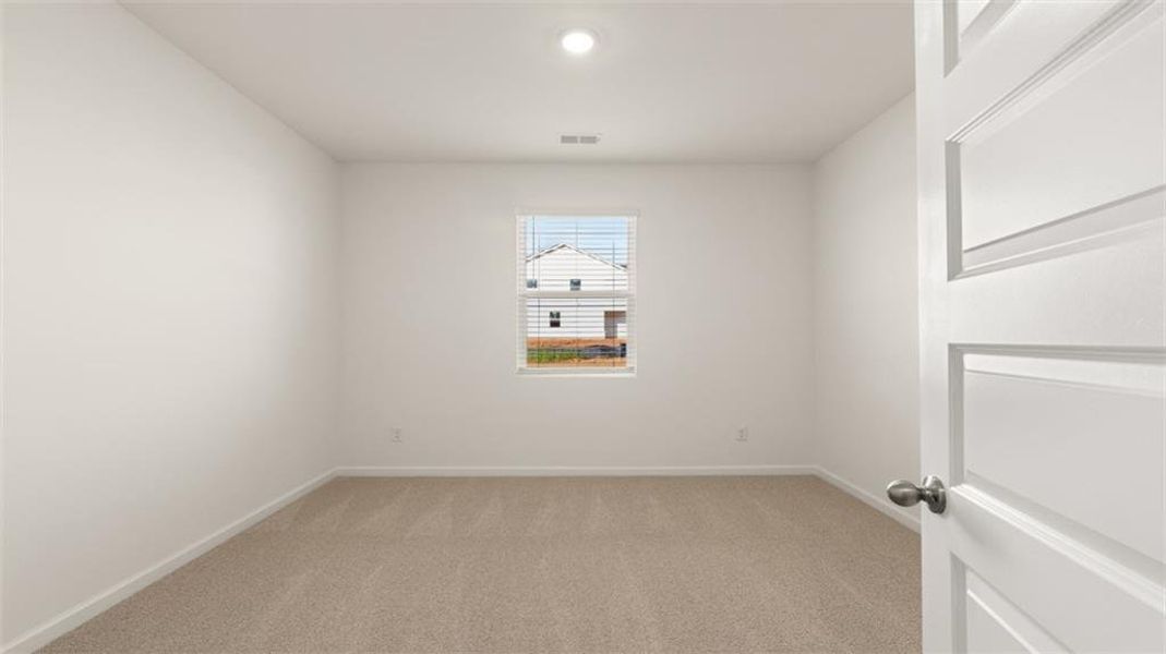 Spacious, unfurnished interior of a new home in Poplar Preserve, Newnan (Image 12).