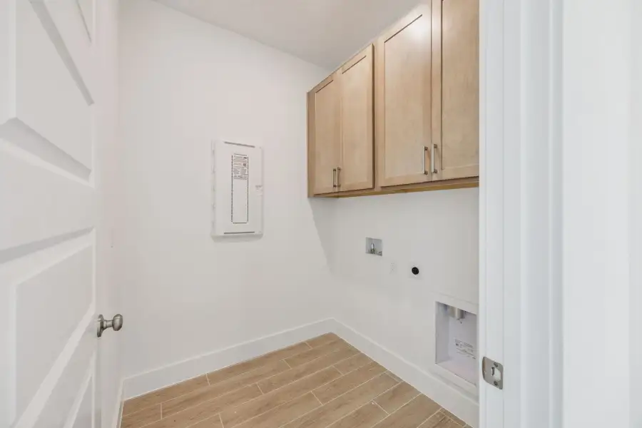 Spacious, unfurnished interior of a new home in Northlake at Ovation, Winter Garden (Image 36).