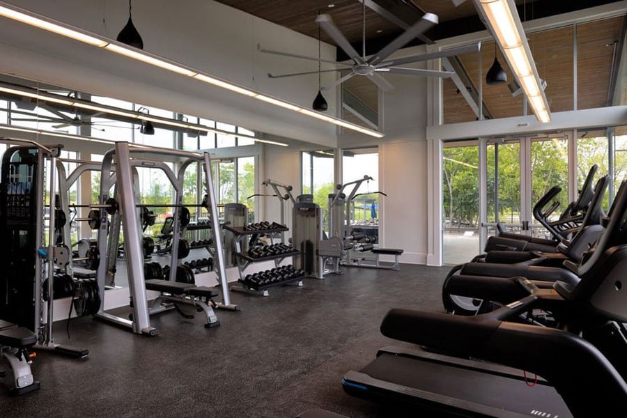 Community amenities in South Oak, Lakewood Village (Image 15).