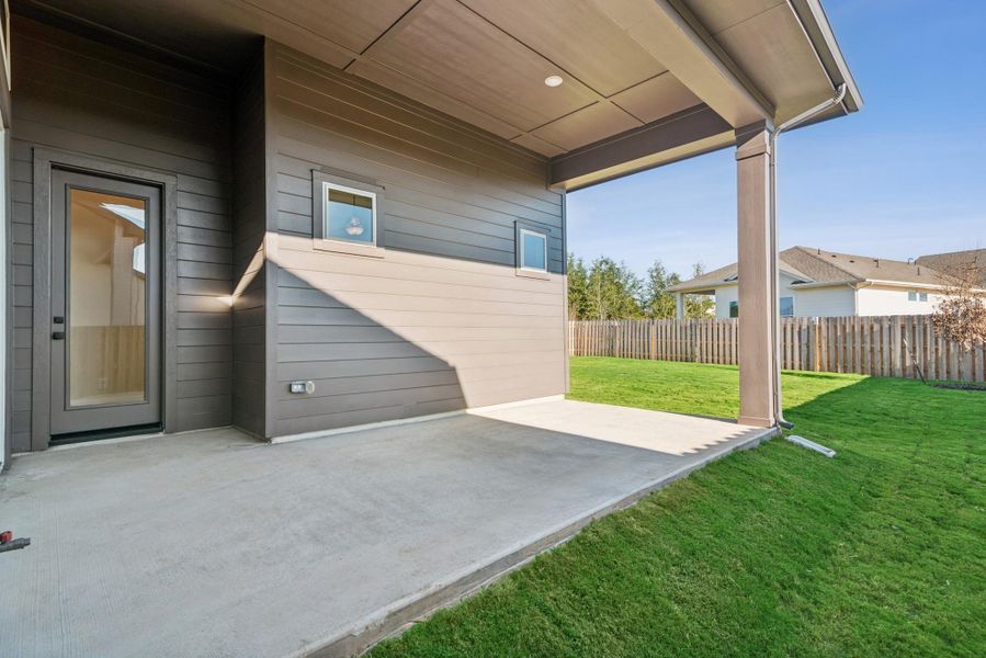 Welcome to The Conroe by David Weekley Homes. Move-In-Ready Now!