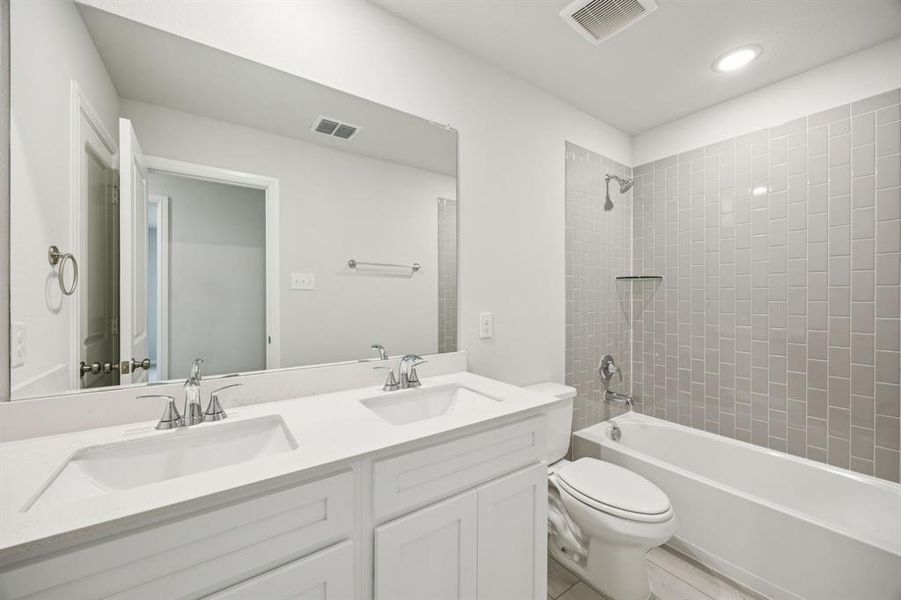 Furnished interior view inside a new home in Bellagio, Forney (Image 9).