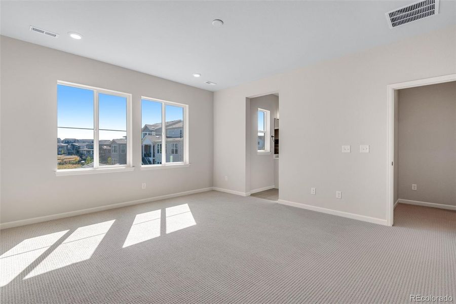 Spacious, unfurnished interior of a new home in Wild Oak at The Canyons, Castle Pines (Image 16). Spacious, unfurnished interior of a new home in Wild Oak at The Canyons, Castle Pines (Image 16).