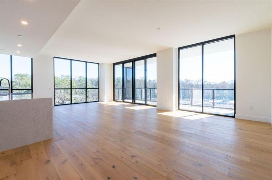 Spacious, unfurnished interior of a new home in The Dillon Buckhead, Atlanta (Image 11).