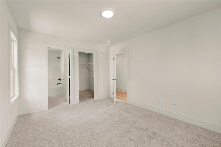 Spacious, unfurnished interior of a new home in , Covington (Image 49).