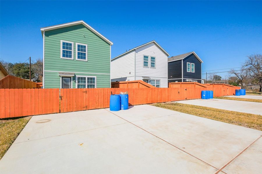 Exterior details and patio area of a home in , Houston (Image 25).