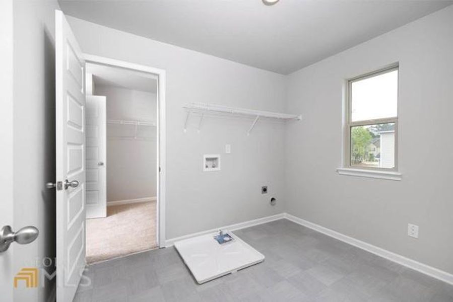 Spacious, unfurnished interior of a new home in The Gates at Pates Creek, Hampton (Image 13).