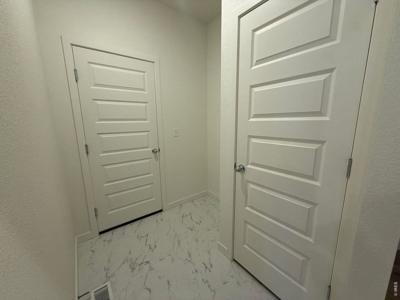 Spacious, unfurnished interior of a new home in Granary, Johnstown (Image 20).