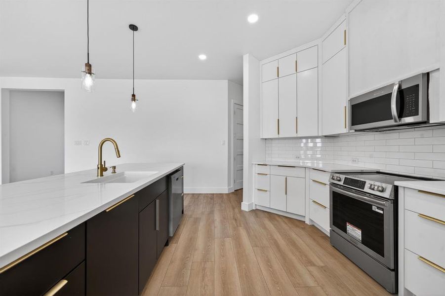 Furnished interior view inside a new home in , Lone Oak (Image 7).