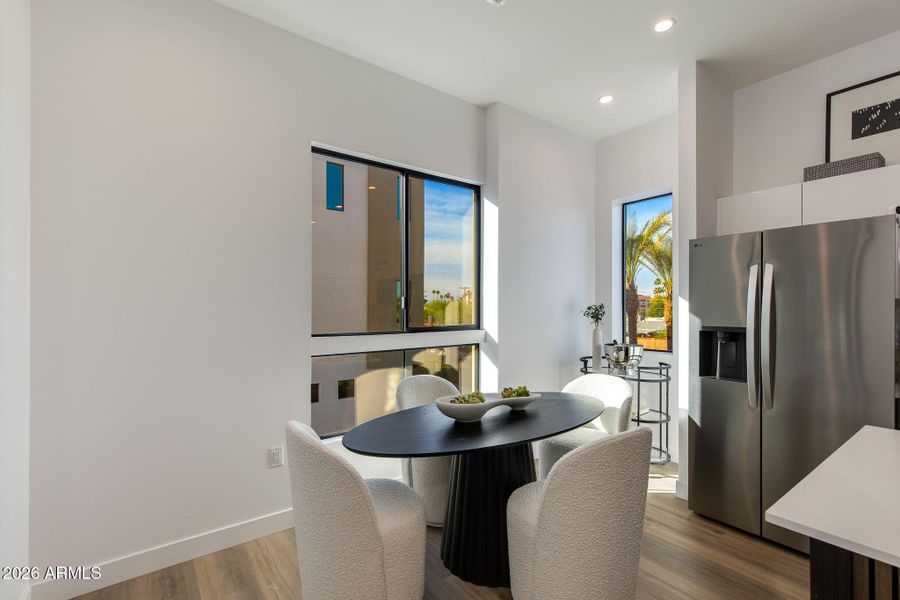 Dining Area Dining Area