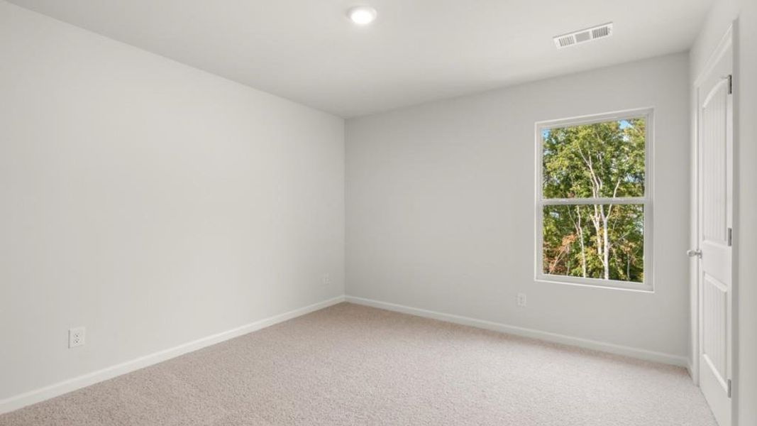 Spacious, unfurnished interior of a new home in Lost Creek, Dallas (Image 13).