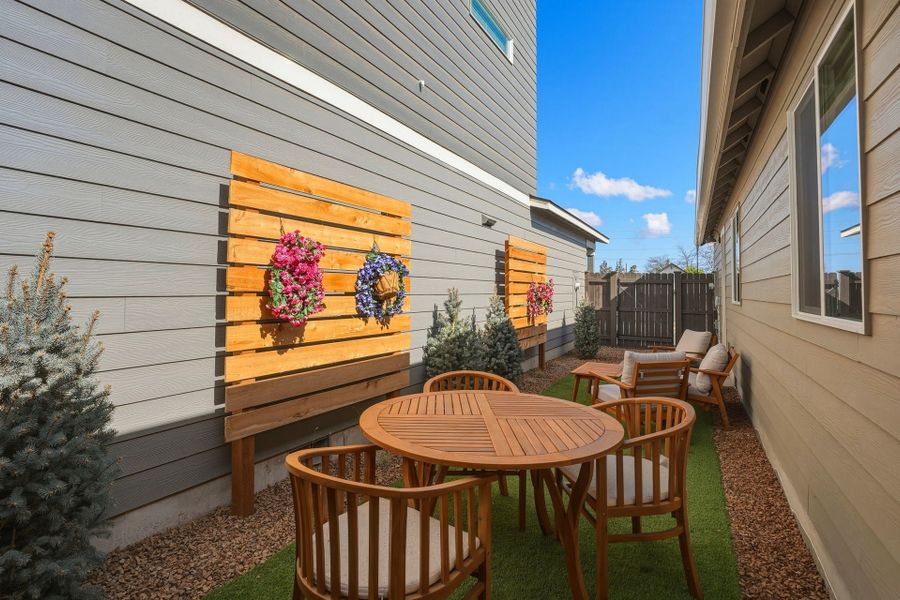 Exterior details and patio area of a home in Feather Ridge, Redmond (Image 20).