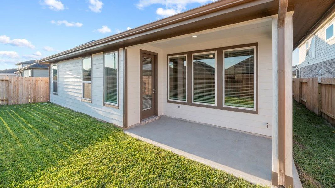 Representative exterior details of a home built from the Colby by D.R. Horton in Westland Ranch 50' Homesites, League City (Image 3).