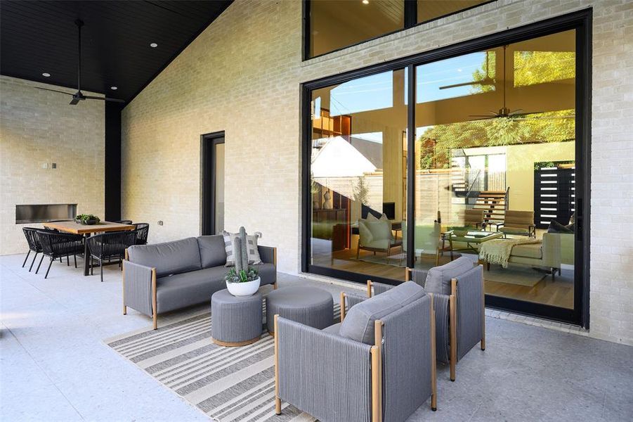 Exterior details and patio area of a home in , Dallas (Image 2).