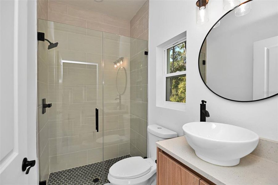 Furnished interior view inside a new home in , Dunnellon (Image 10).