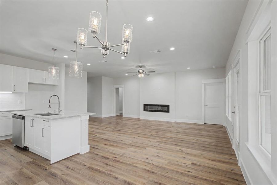 Spacious, unfurnished interior of a new home in , Dallas (Image 15).