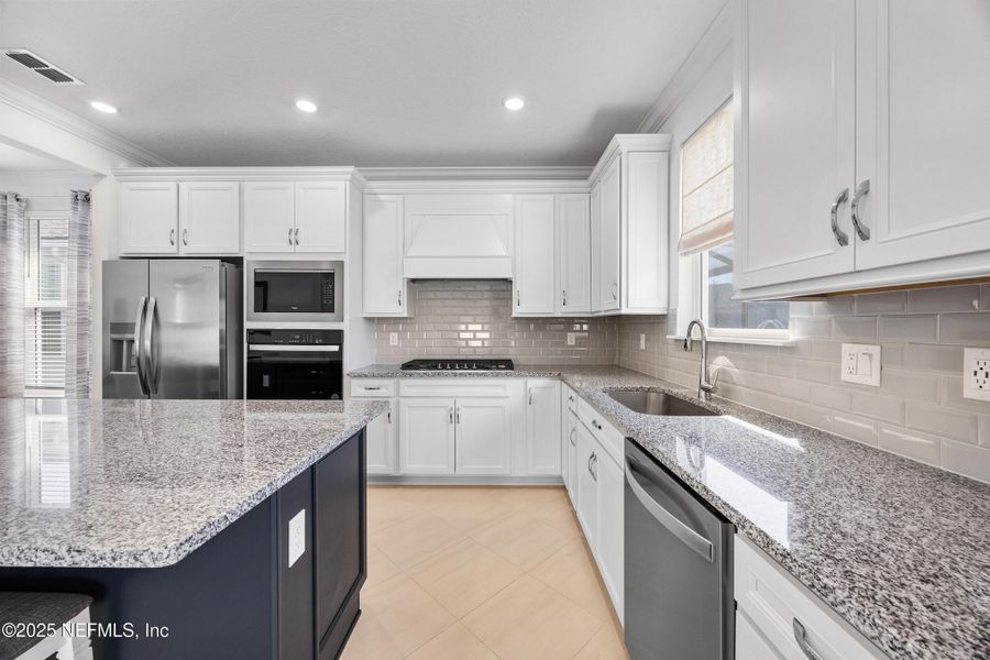 Furnished interior view inside a new home in , Yulee (Image 17).
