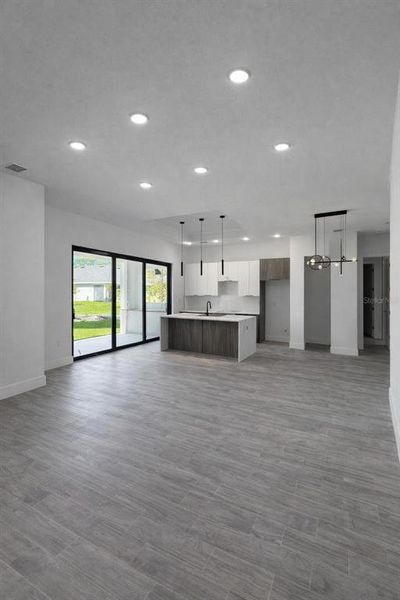 Spacious, unfurnished interior of a new home in , Port Charlotte (Image 16).