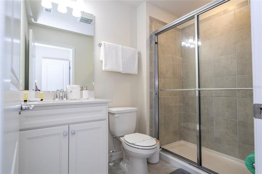 Furnished interior view inside a new home in Windsor Cay Resort, Clermont (Image 41).