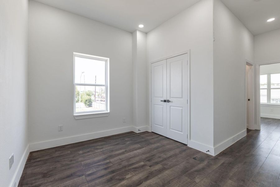 Spacious, unfurnished interior of a new home in , Spring (Image 22).