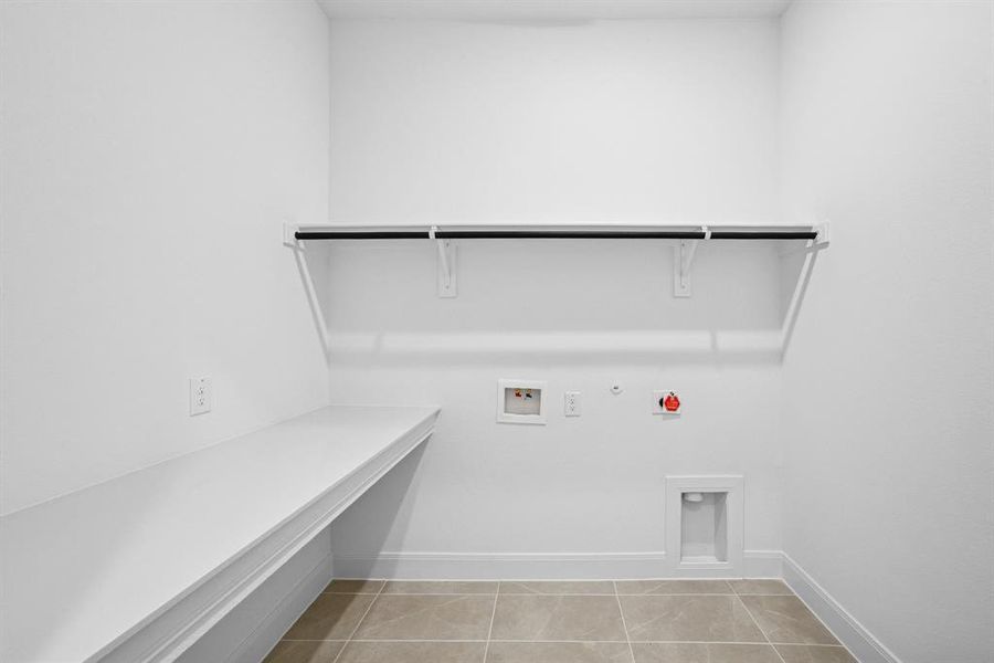 Spacious, unfurnished interior of a new home in Pecan Square - Gardens, Northlake (Image 21). Spacious, unfurnished interior of a new home in Pecan Square - Gardens, Northlake (Image 21).