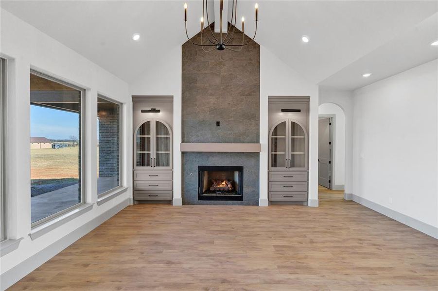 Spacious, unfurnished interior of a new home in , Tolar (Image 21).