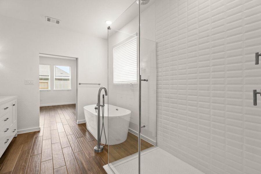 Relaxing primary bath (*Photo not of actual home and used for illustration purposes only.)