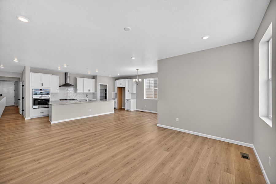 Spacious, unfurnished interior of a new home in Macanta, Castle Rock (Image 14). Spacious, unfurnished interior of a new home in Macanta, Castle Rock (Image 14).