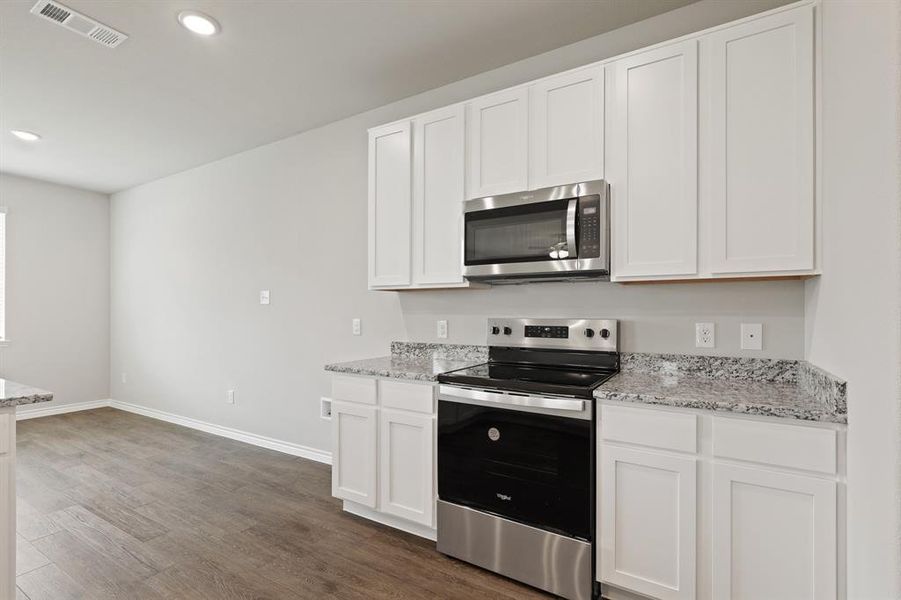 Furnished interior view inside a new home in Deer Creek, Fort Worth (Image 8). Furnished interior view inside a new home in Deer Creek, Fort Worth (Image 8).