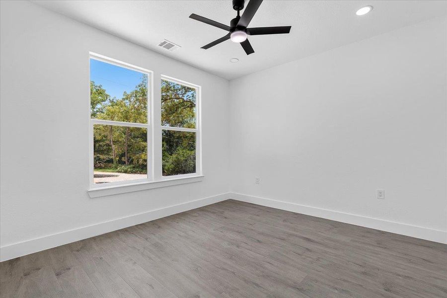 Spacious, unfurnished interior of a new home in , Bastrop (Image 29).